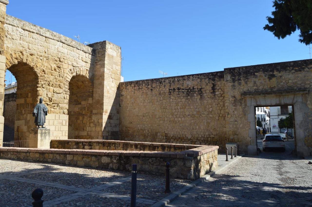 Puerta Sevilla Parking Gratis Kordoba Zewnętrze zdjęcie