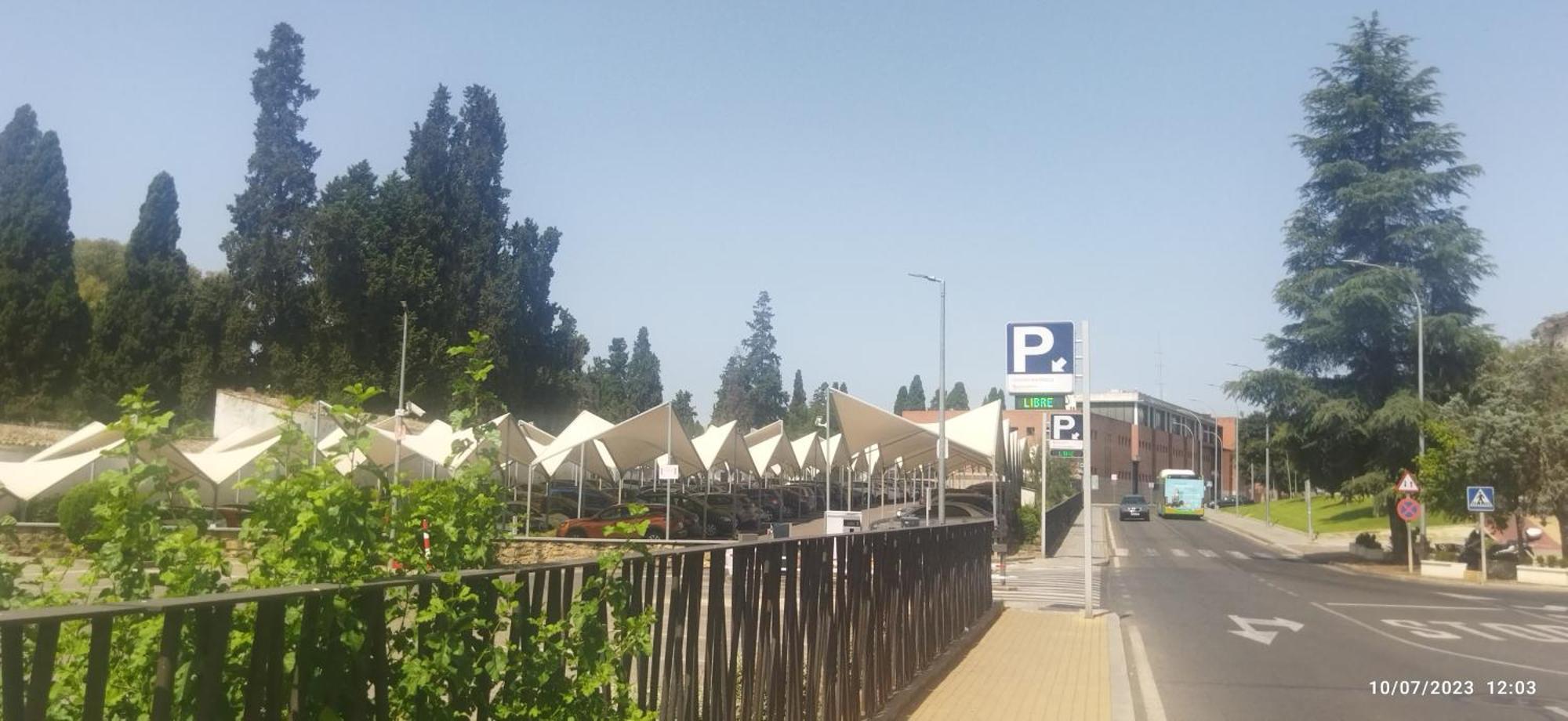 Puerta Sevilla Parking Gratis Kordoba Zewnętrze zdjęcie